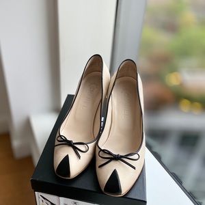 Chanel Classic Pumps